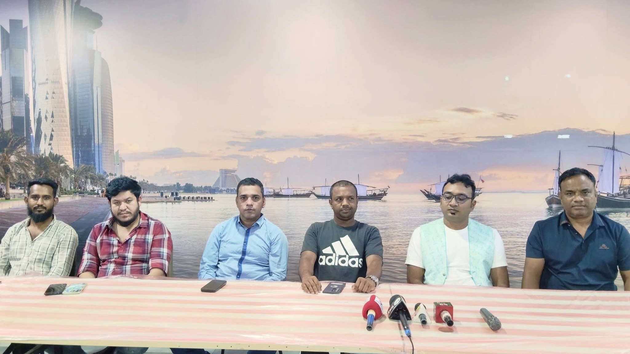 আসিফ আকবরের গাড়ি লক্ষ্য করে গুলির ঘটনায় কাতারে প্রতিবাদ সভা